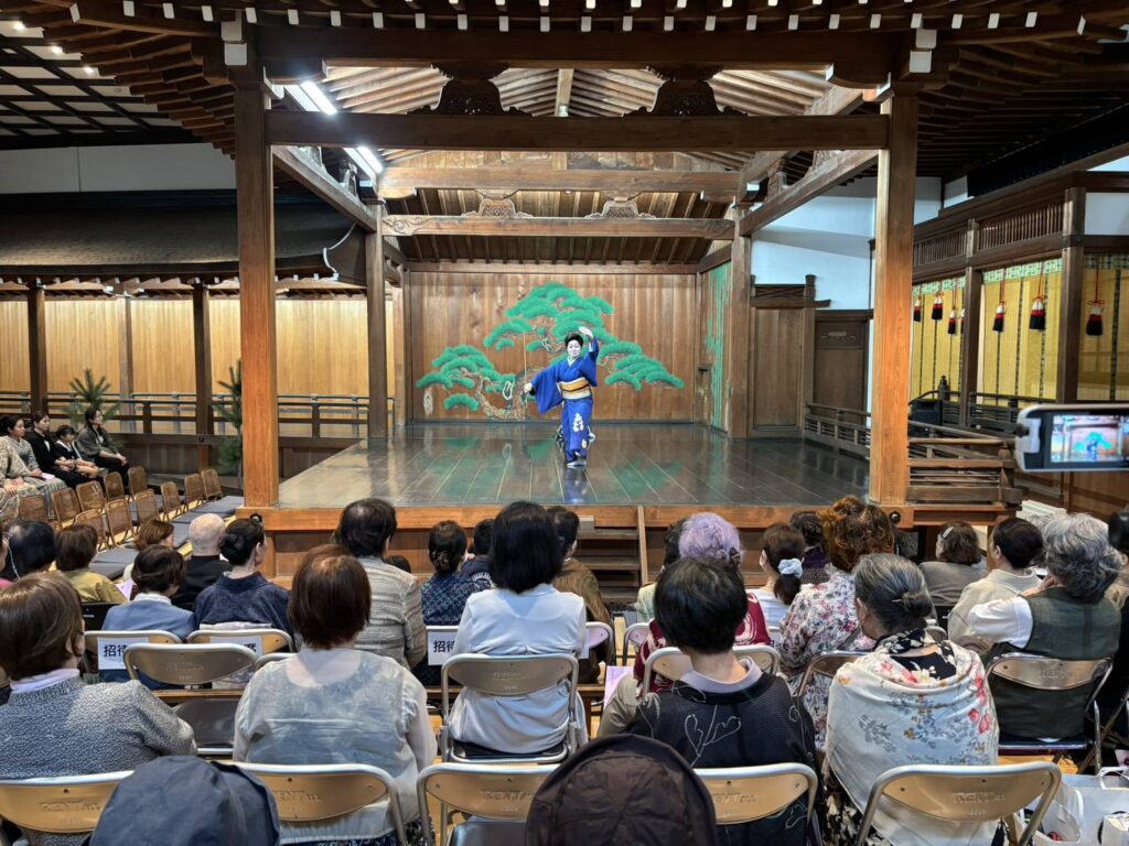 三紫会「秋の舞」住吉神社能楽殿